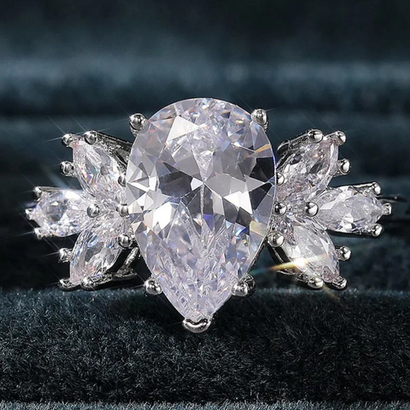 🌸Beautiful Water Drop With Leaf Crystal Pure CZ Silver Pear Wedding Ring, K800 - Picture 1 of 7
